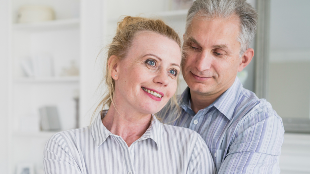 Casal satisfeito com a vida sexual com a prótese peniana