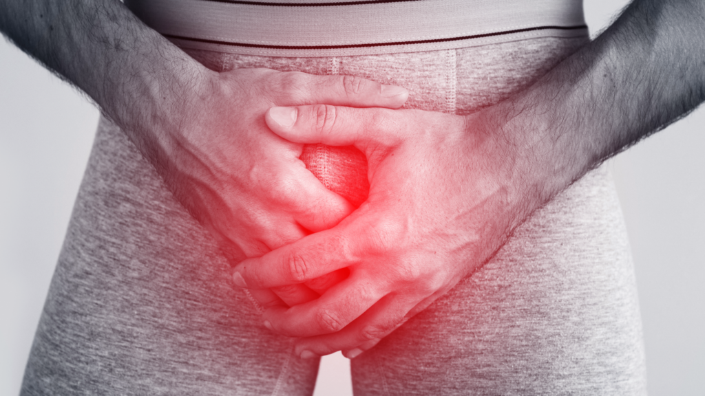 Homem com incômodo na região genital, querendo saber o que é fimose